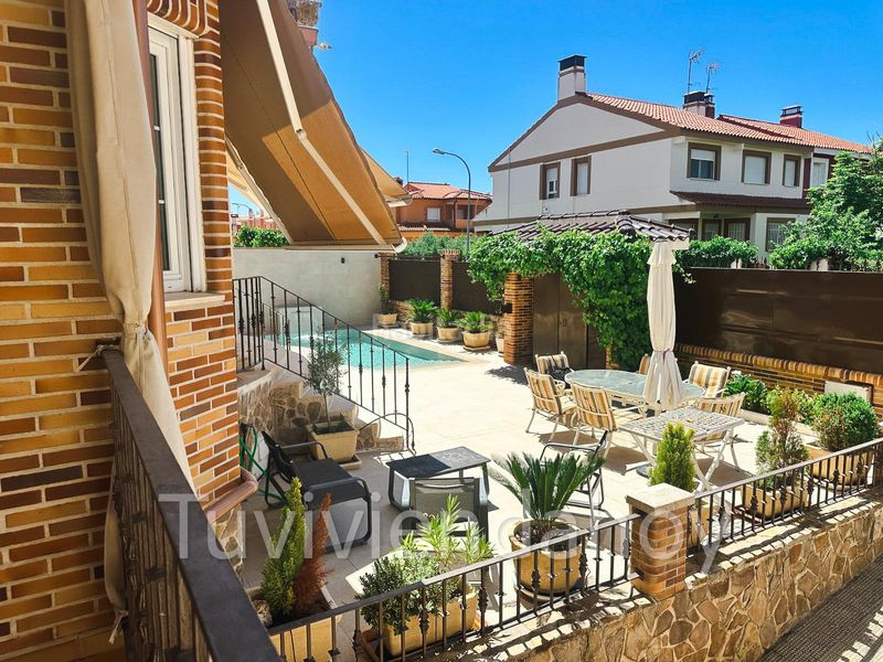 Foto f3dbf42f-877d-41cf-936a-d43694d54cdc. Casa a Puerta de Murcia-Colegios Ocaña