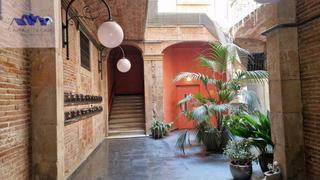 Appartement à Josep anselm clave 9. Piso en venta en ciutat vella  el gótic, 4 dormitorios.