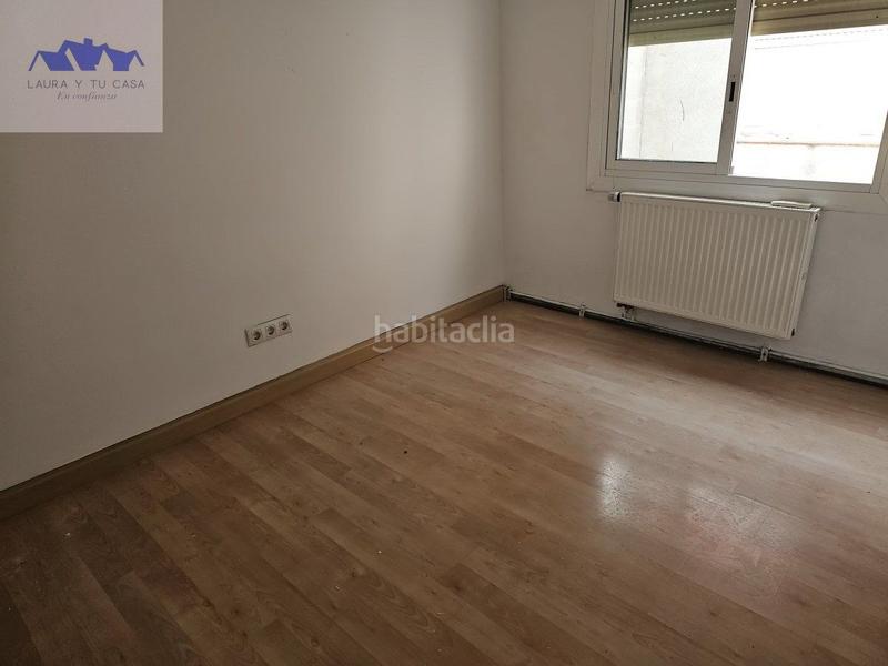 Foto 558c3fba-bcd2-4aa8-90f6-2617e0e42566. Dúplex duplex en venta en Centre, 3 dormitorios. en Pineda de Mar