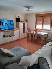 Casa aparellada a San Pedro-Gabriel Miró-María Guerrero. Se vende casa pareada en junquillo, zona 1