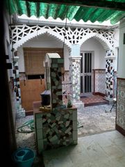 Maison jumelée à Calle torres quevedo 33. Amplia casa de 2 plantas de 7 dormitorios y 3 años en venta. gra