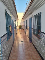 Edifici a Calle zorrilla 10. Edificio reformado en venta,  de 1 planta, 6 casas reformadas li