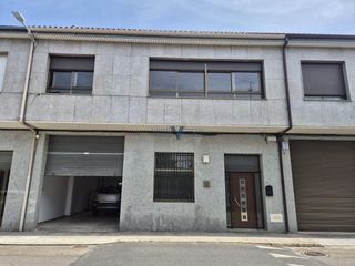 Casa adossada a Xinzo de Limia