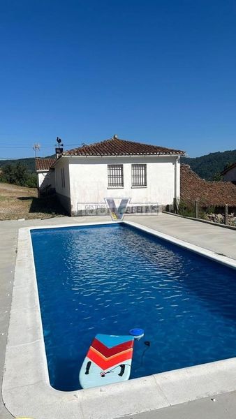 Foto a0c4dfae-a9e6-42a7-85e2-e786b1450f09. Casa amb calefacció piscina a Peroxa (A)