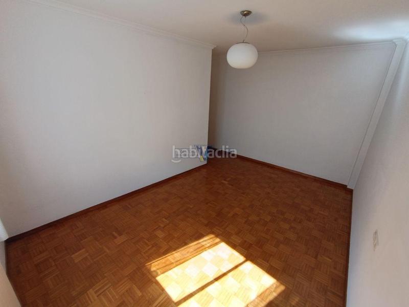 Foto 8cf5fa3f-f0e3-4bab-9ef0-8044a1ecdca8. Piso en Centro Ourense