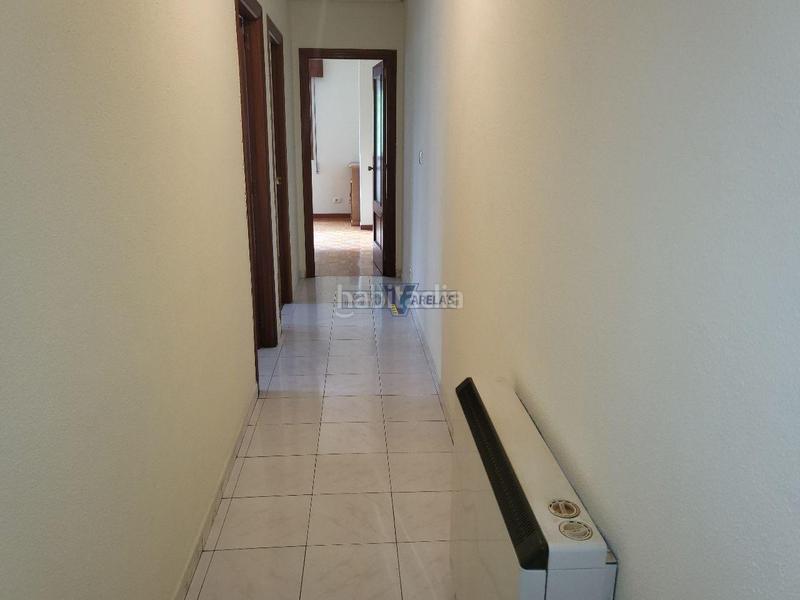 Foto b643215f-8650-4616-9ed0-c825b9bef864. Appartamento con riscaldamento parcheggio in Mariñamansa Ourense