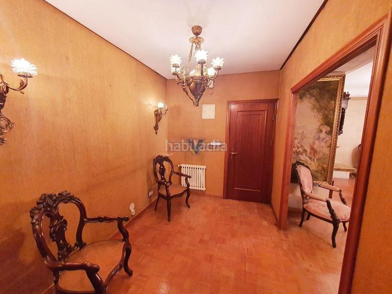 Foto b9e3cbfa-bd87-47cf-8911-c36e6b13bfdc. Piso en Centro Ourense