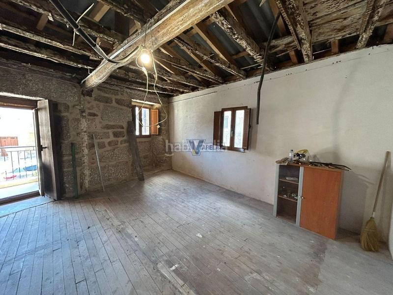 Foto ec30b084-ec77-4874-8aba-93c78805f112. Casa amb calefacció a San Cibrao das Viñas