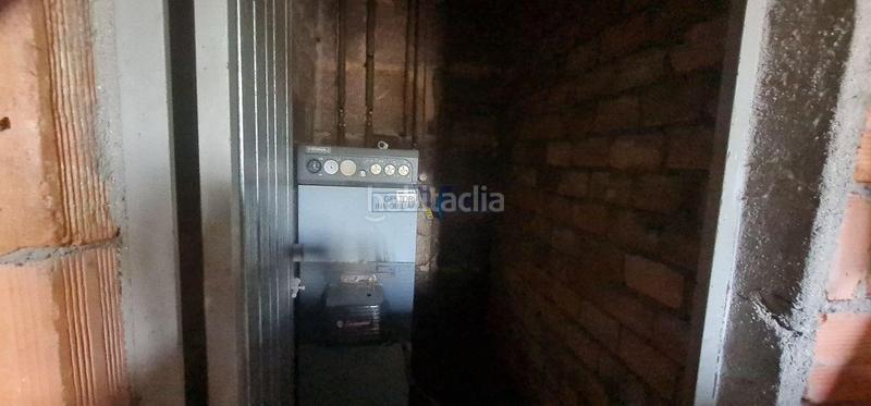 Foto 5573b67c-b69a-43fa-8da9-3627ea5c8e7c. Haus mit heizung parking in Toén