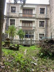 Building in Carballiño (O)