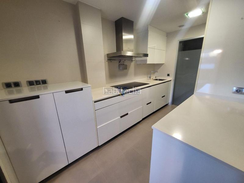 Foto 1aaeb9ce-707e-412f-bfde-6fed0e072529. Dúplex amb calefacció aparcament a Centro Ourense