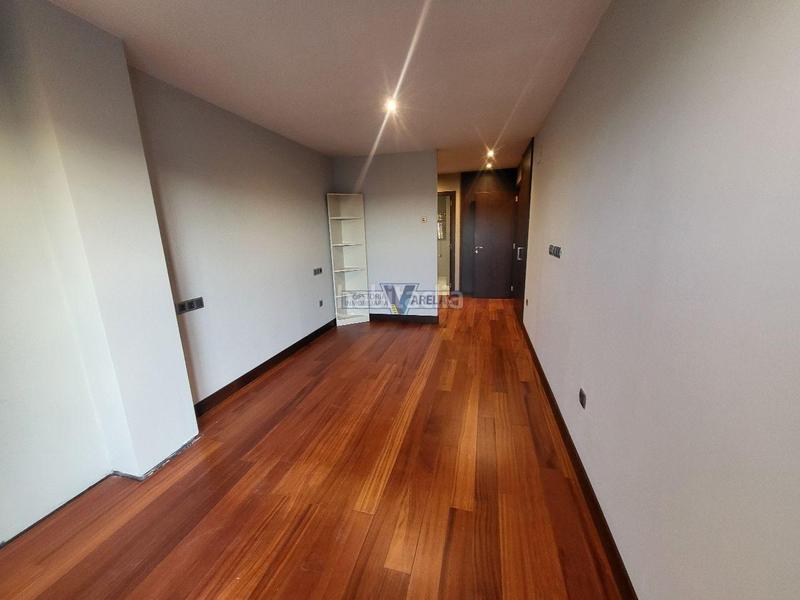 Foto 840eac5a-fdef-4367-9757-f63347c00ac9. Dúplex amb calefacció aparcament a Centro Ourense