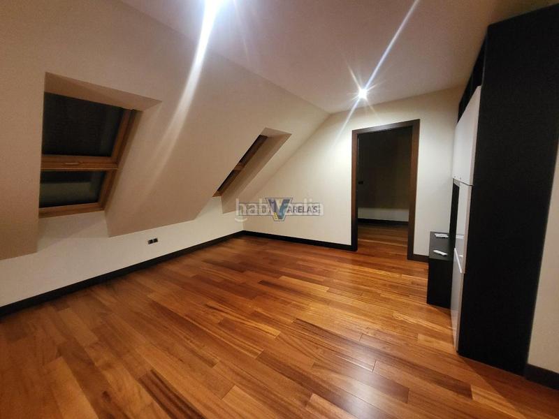 Foto 1b06b042-d132-48fa-885f-320cd40a281a. Zweistöckige wohnung mit heizung parking in Centro Ourense