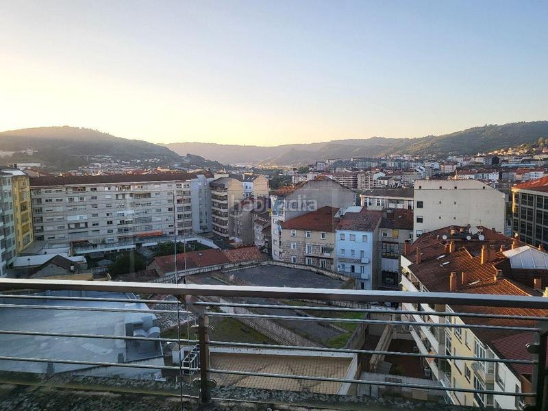 Foto 8331d320-8dde-43e8-846a-09d6153bf5f8. Zweistöckige wohnung mit heizung parking in Centro Ourense