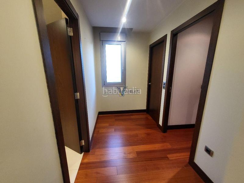 Foto 9bb9a735-380a-4fd5-9f0c-b3d80f2b7908. Zweistöckige wohnung mit heizung parking in Centro Ourense