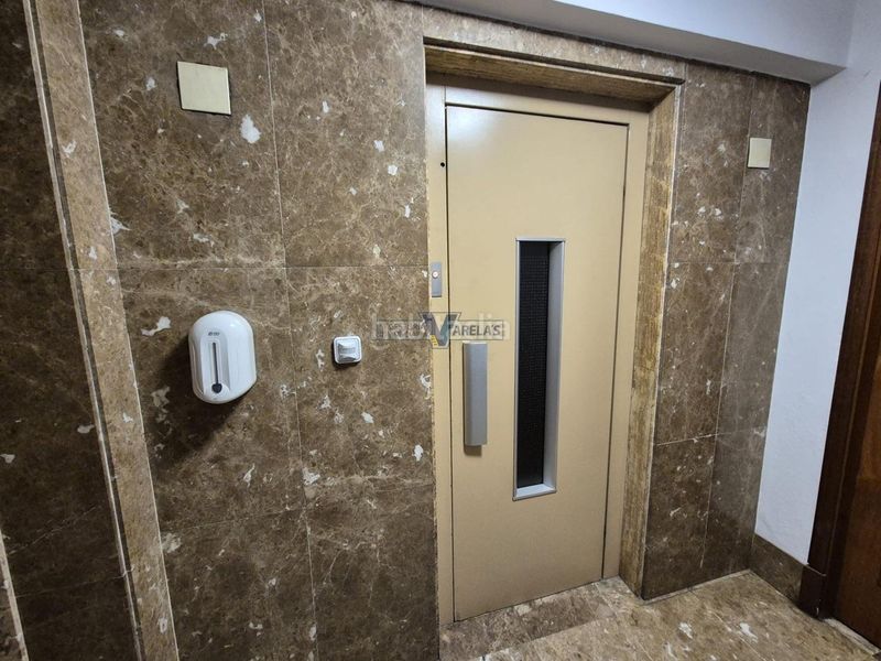 Foto 962fb8b1-af3e-410b-803e-ba1a2f9aef63. Flat with heating parking in Centro Ourense