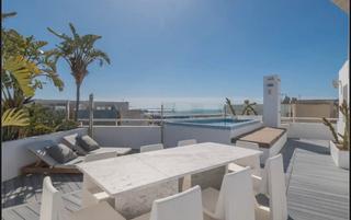 Apartament a Marina Botafoc-Talamanca. Obra maestra en alturas