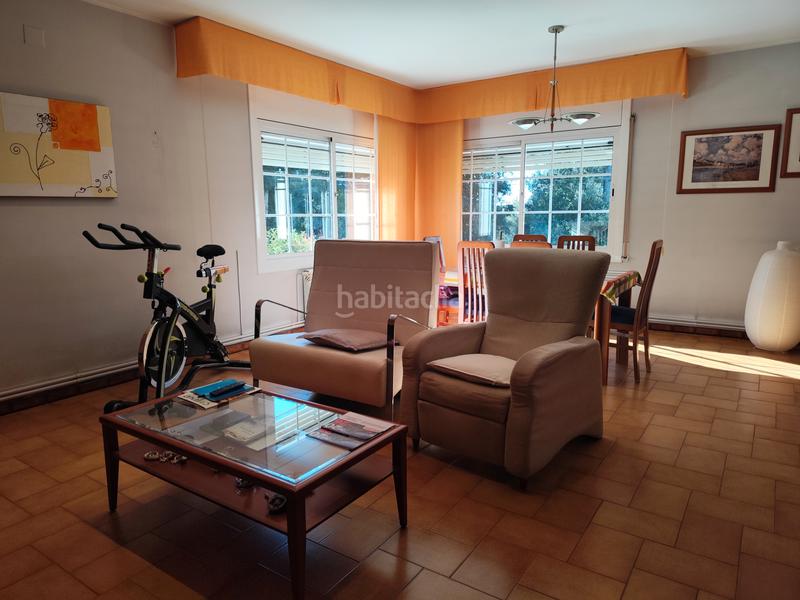 Foto 3ad4084a-5b2c-4b11-b14c-468dff31b26c. Casa bifamiliare con camino riscaldamento parcheggio in Ametlla del Vallès (L´)