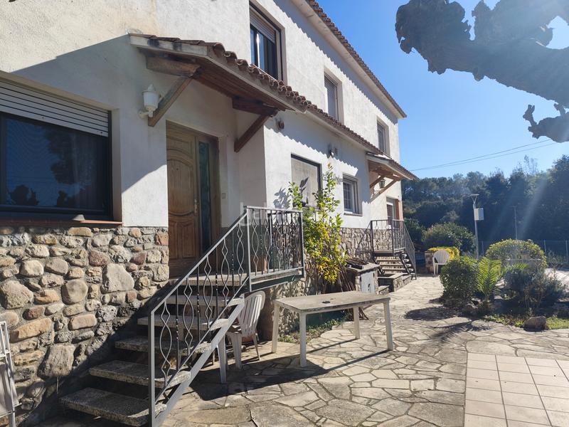 Foto f25b00fc-4c3b-4e97-9e69-0887d85624c9. Casa bifamiliare con camino riscaldamento parcheggio in Ametlla del Vallès (L´)