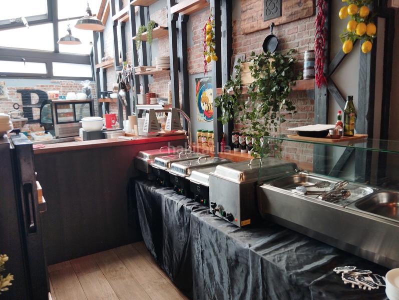 Foto bbfadfe8-e6b3-4b62-ac3d-19a1ad3d4f55. Pas-de-porte local commercial dans Centre - Estació Sant Cugat del Vallès