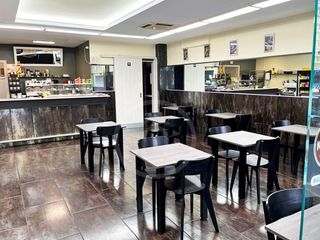 Transfer Business premise  Carrer de calderón de la barca. Cafetería y panadería de 90m2 con c2, en barrio mercatrubí