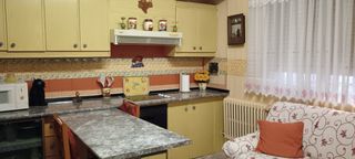 Appartamento in Calle agustina de aragón 2. Piso+local+negocio
