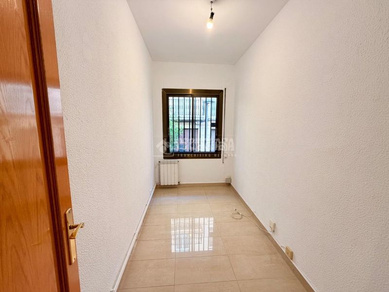 Foto 0b6c92db-970e-48da-8199-a2cce2db5e9c. Piso  en venta en Sants Barcelona