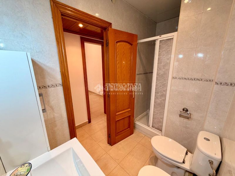 Foto 108b26a9-d006-4507-b7cc-b6f77a98ea2f. Piso  en venta en Sants Barcelona