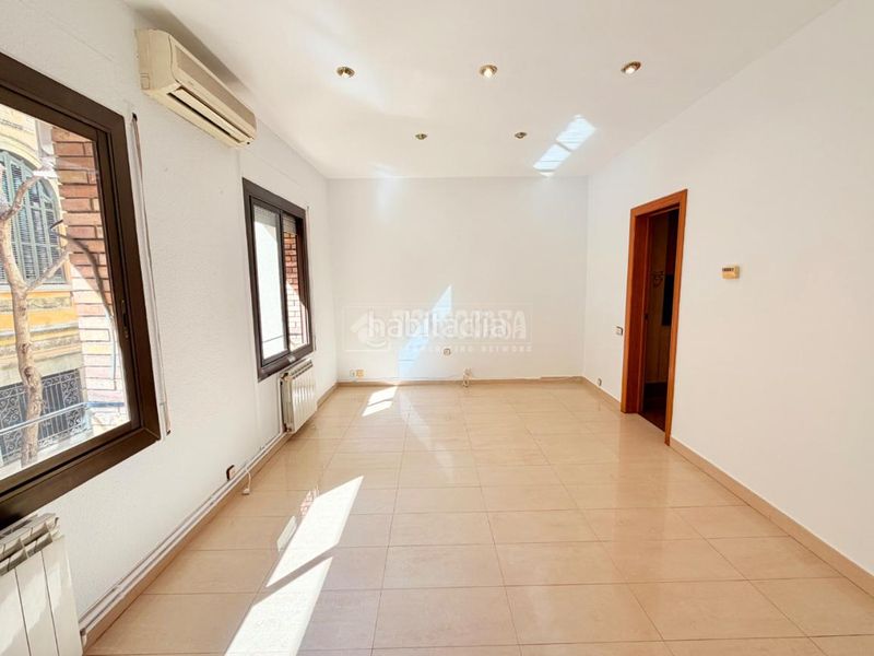 Foto 2bad5d94-68f6-44b7-b0be-7d58be4c65a9. Piso  en venta en Sants Barcelona