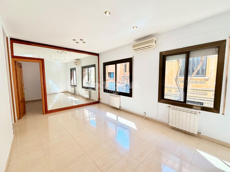 Foto 325f1de6-cd4e-448b-bb3b-c2cfc1a4271d. Piso  en venta en Sants Barcelona