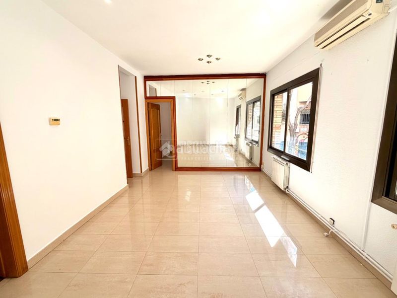 Foto 601c6b8e-4549-44f8-bfb6-17e06b8404b1. Piso  en venta en Sants Barcelona