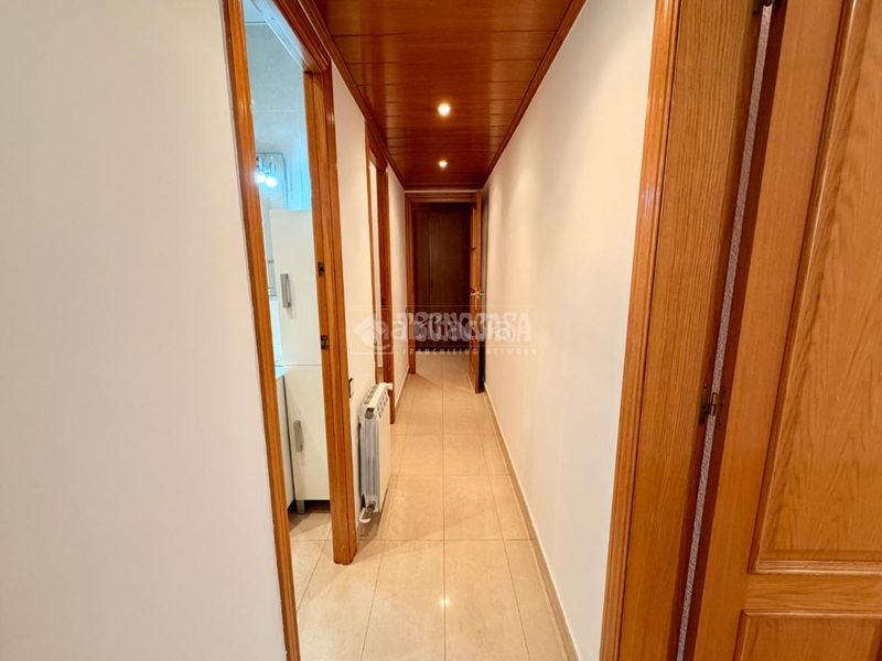 Foto b4611690-56f7-4994-8f49-f8d487bc6d1d. Piso  en venta en Sants Barcelona