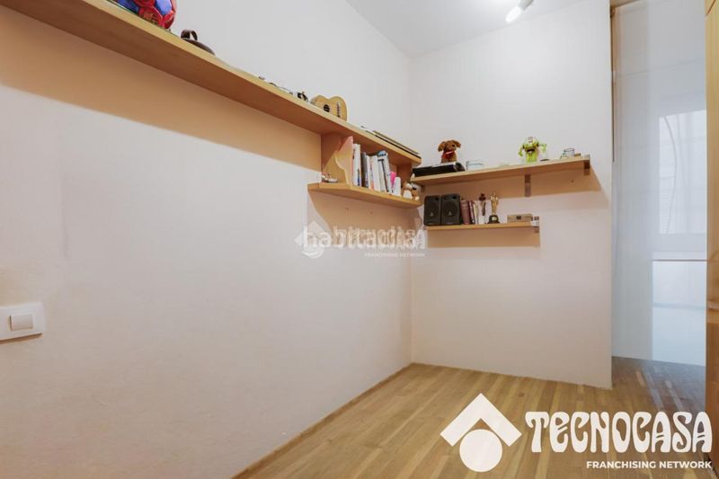 Foto ecf0f747-1174-409a-b0fc-7383fa7f53a9. Pis amb calefacció a La Bordeta Barcelona