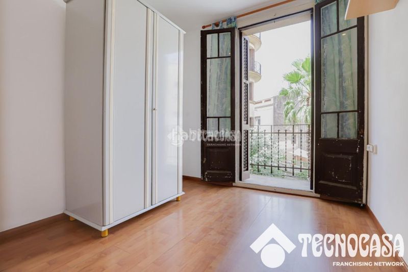 Foto adb9ebaf-4dd8-4f9d-90f2-2a11f73b4bf4. Pis a Sants Barcelona