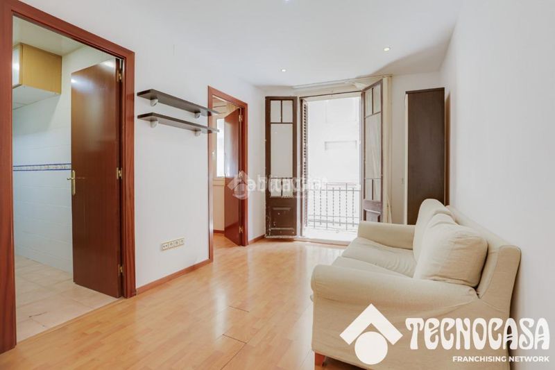 Foto cc51ca9d-d40b-4dc0-b22a-ca27bc6fa9b7. Pis a Sants Barcelona