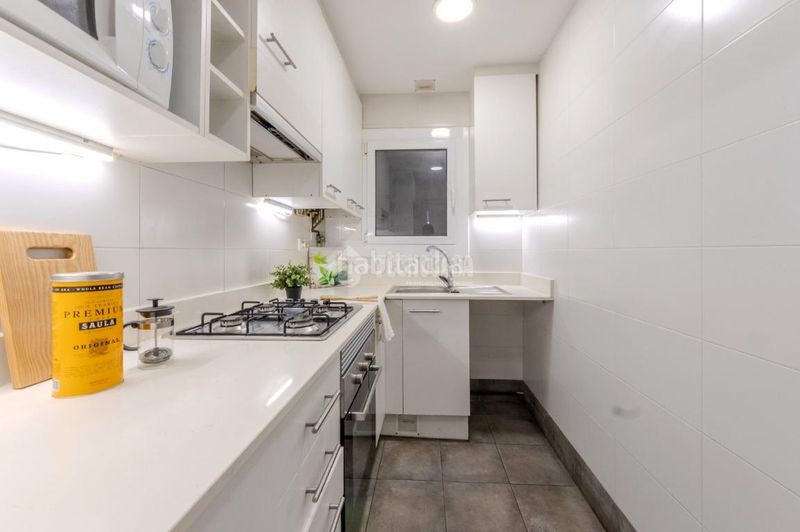 Foto 0985bb4f-cc19-4329-8162-e81d04c1c511. Piso  en venta en Sants-Badal Barcelona
