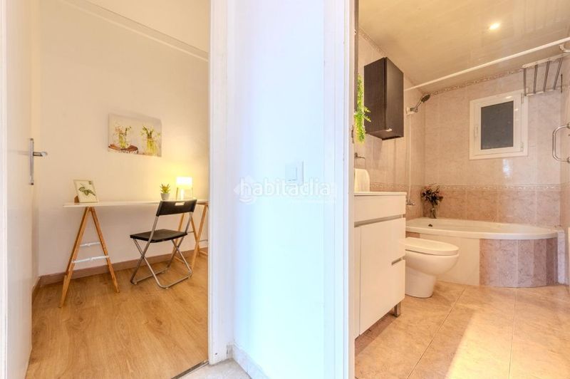 Foto 683e4c82-9c20-4b9e-9c69-8ef0b6bd6be1. Piso  en venta en Sants-Badal Barcelona