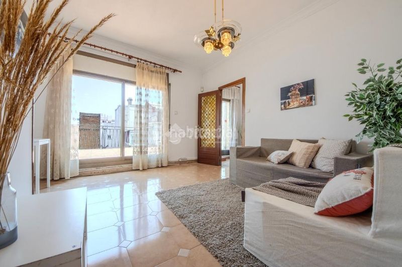Foto d77a4a72-1239-40c0-8bf1-60171e15faed. Pis a Sants Barcelona