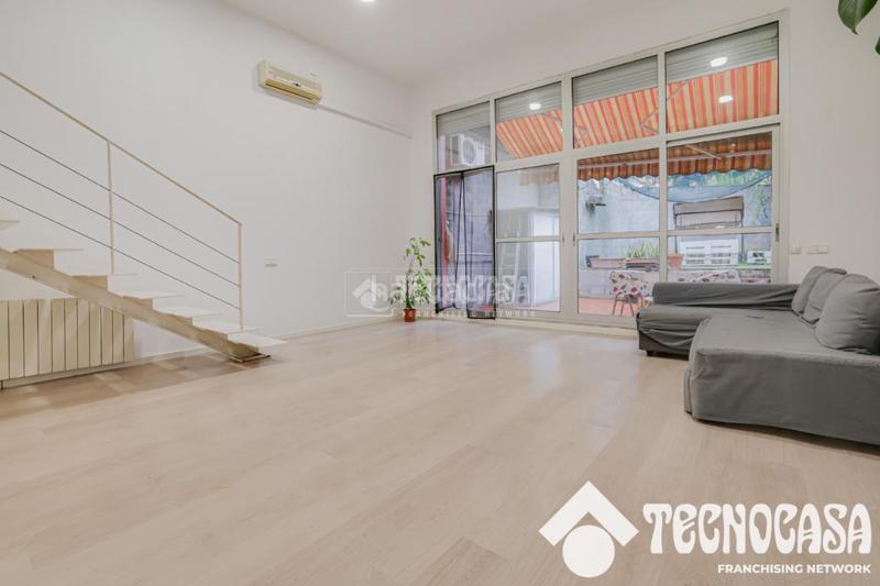 Foto 2f445d3b-e696-4424-b79f-22928596cef3. Etagenwohnung in Sants Barcelona