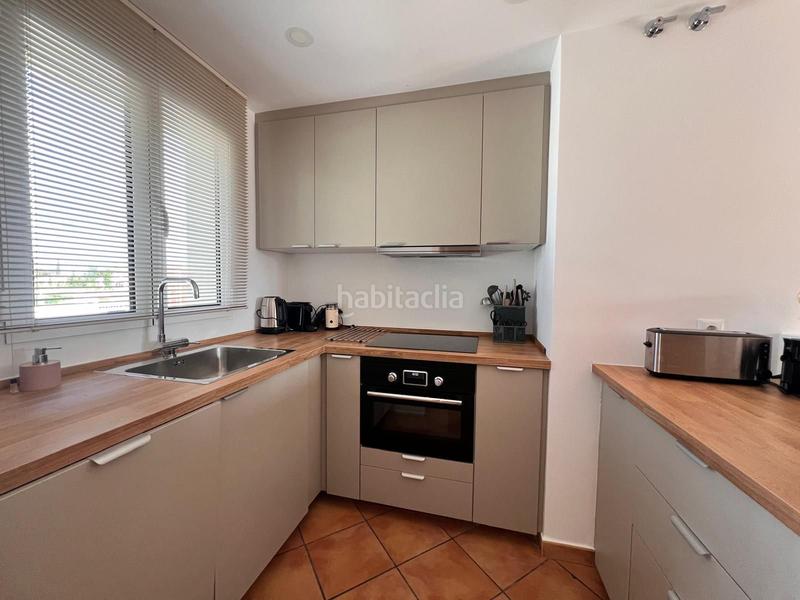 Foto 2f68f41a-e63b-4ab1-b054-7bb603c5e0da. Apartamento  de dos dormitorios en planta alta con terraza privada, balcón y vistas panorámicas en la siesta, en Dénia