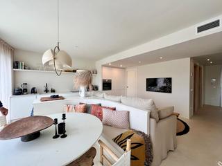 Appartement à Montañar-El Arenal. Moderno apartamento de tres dormitorios con gran terraza y pisci