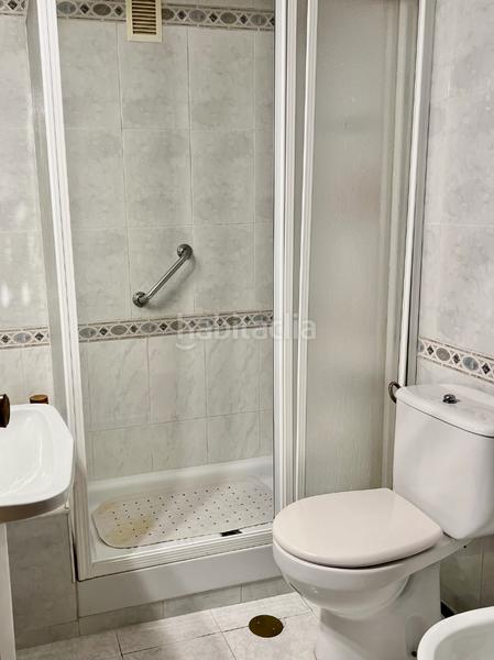 Foto b8d601ac-ca62-4466-a772-fbf23fa927b9. Piso en calle marianista cubillo 6 piso en venta en Cádiz