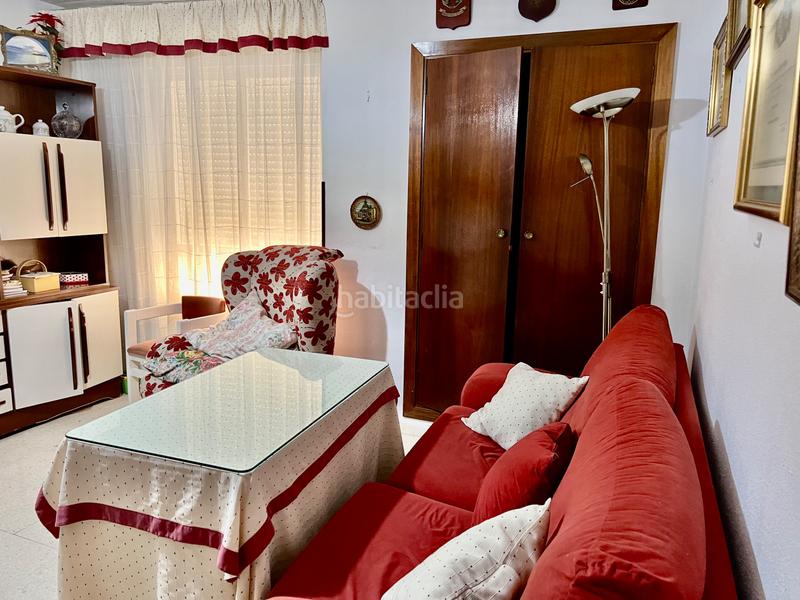 Foto b98a33b8-6175-4c3e-9193-600b5f82d540. Piso en calle marianista cubillo 6 piso en venta en Cádiz