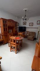 Casa adossada en Santiponce. Casa en santiponce