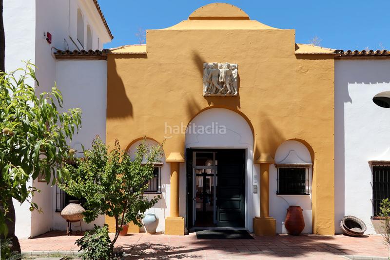 Foto 5e346963-75bf-46b3-8b0f-7650987ed403. Casa aparellada amb aparcament a Gelves