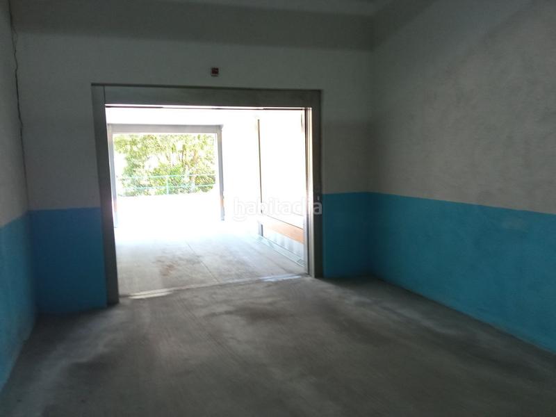 Foto 0d64424e-67b6-4440-a304-d97019af644b. Aparcament cotxe a Sama Langreo