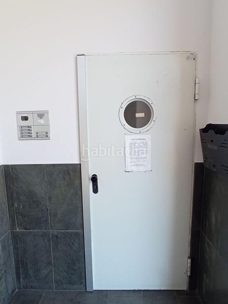 Foto 571456c1-1838-4897-bd79-26aa61e72d70. Aparcament cotxe a Sama Langreo