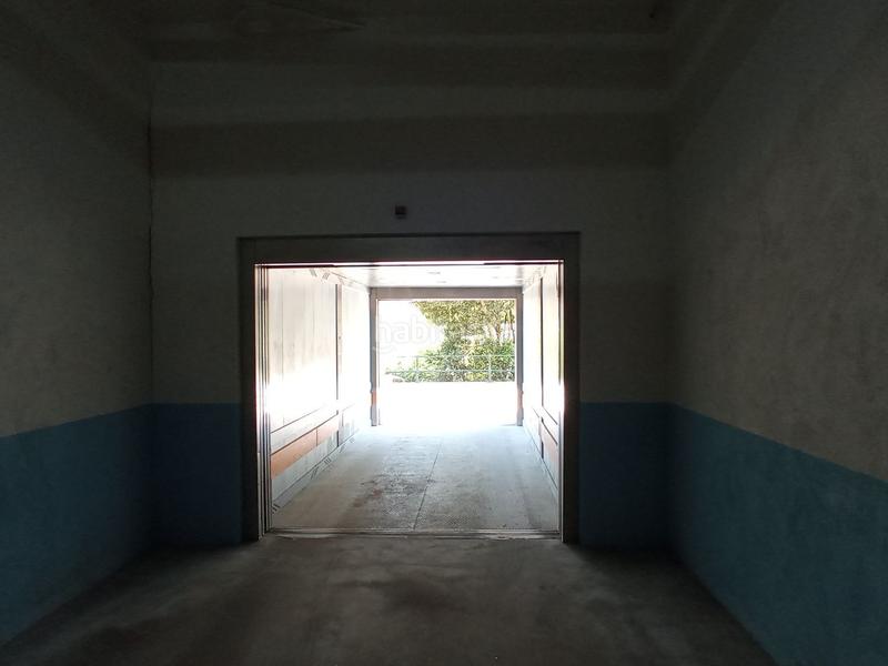 Foto b33d2409-d90a-49e2-8f65-3136390ac7d1. Aparcament cotxe a Sama Langreo