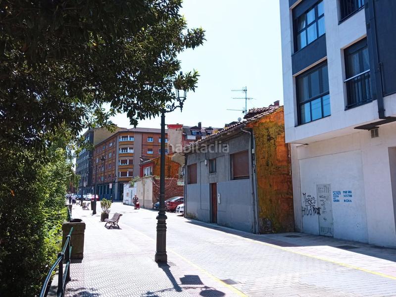 Foto c7ed8d4d-b4bb-405b-a965-7e0998ae7ed2. Autoparkplatz in Sama Langreo