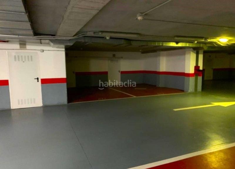 Foto 4159b2d1-0138-43d4-abb4-9c7e54f1f555. Parking coche en Colunga